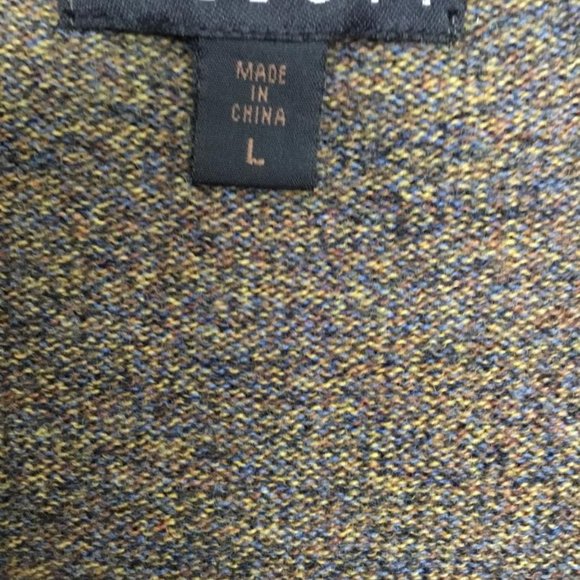 VEST - Picture 3 of 3